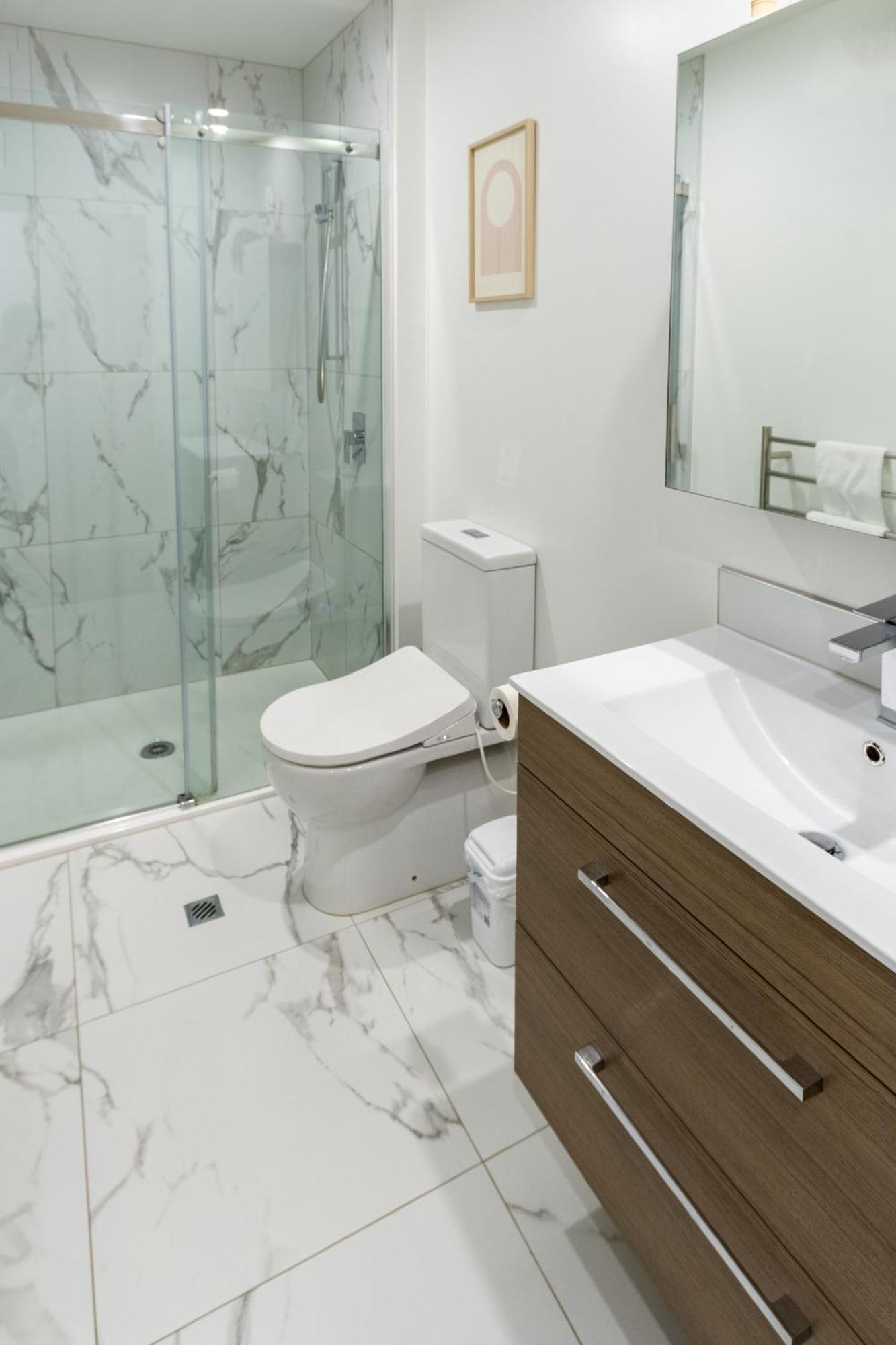 Cozy 1-Bed Apartment With Park Views, Sleeps 4 Christchurch Kültér fotó