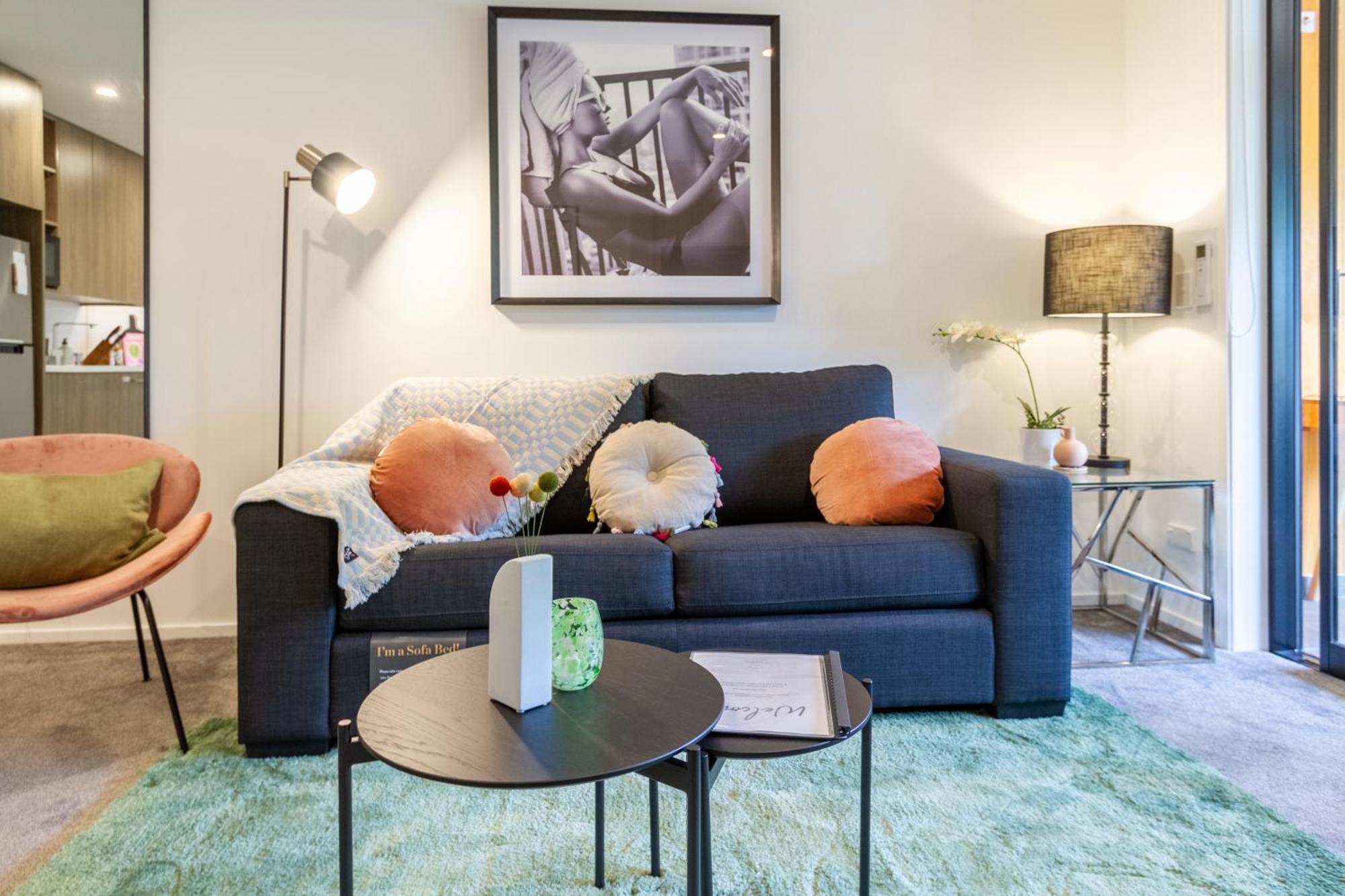 Cozy 1-Bed Apartment With Park Views, Sleeps 4 Christchurch Kültér fotó