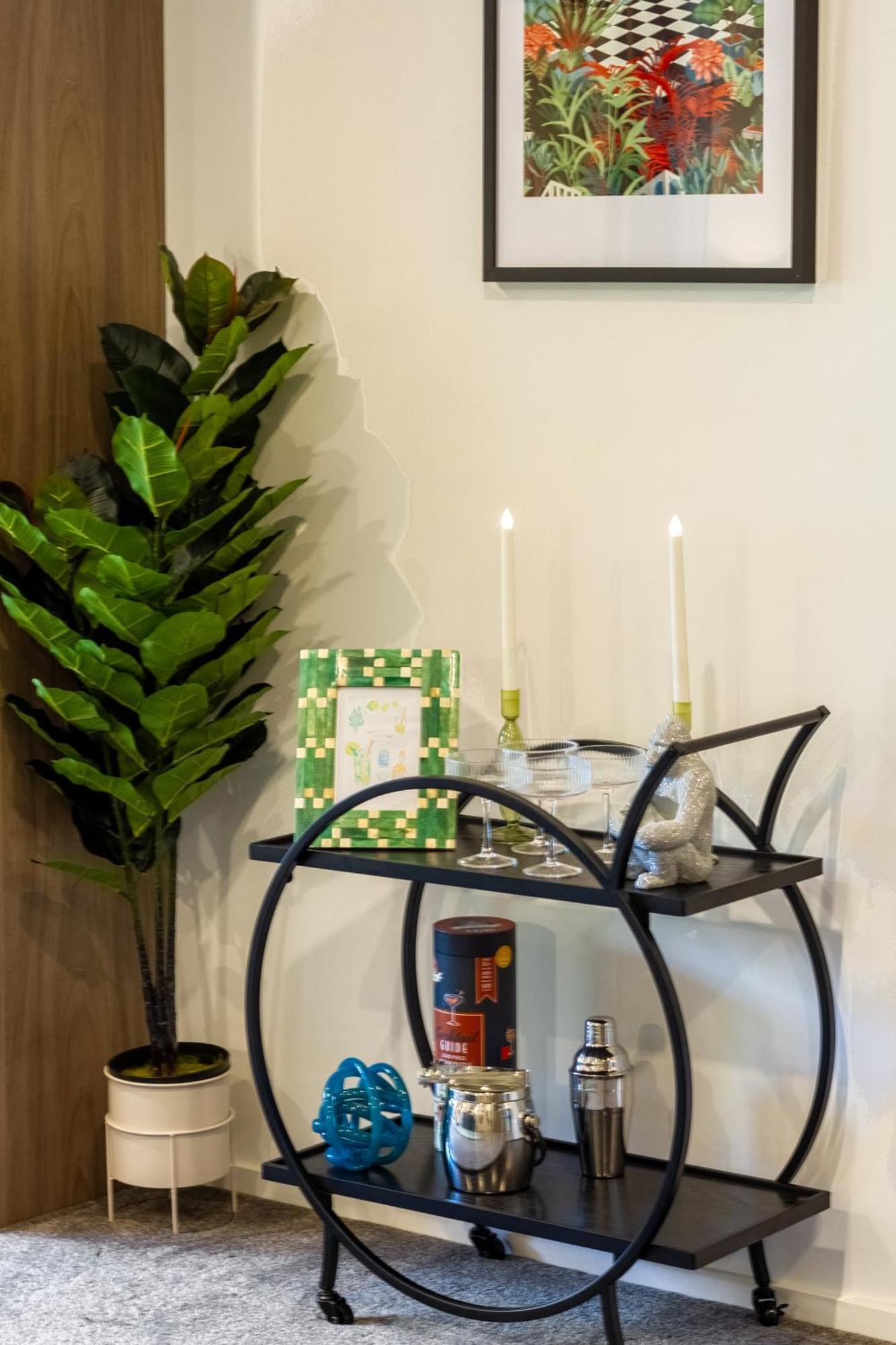 Cozy 1-Bed Apartment With Park Views, Sleeps 4 Christchurch Kültér fotó
