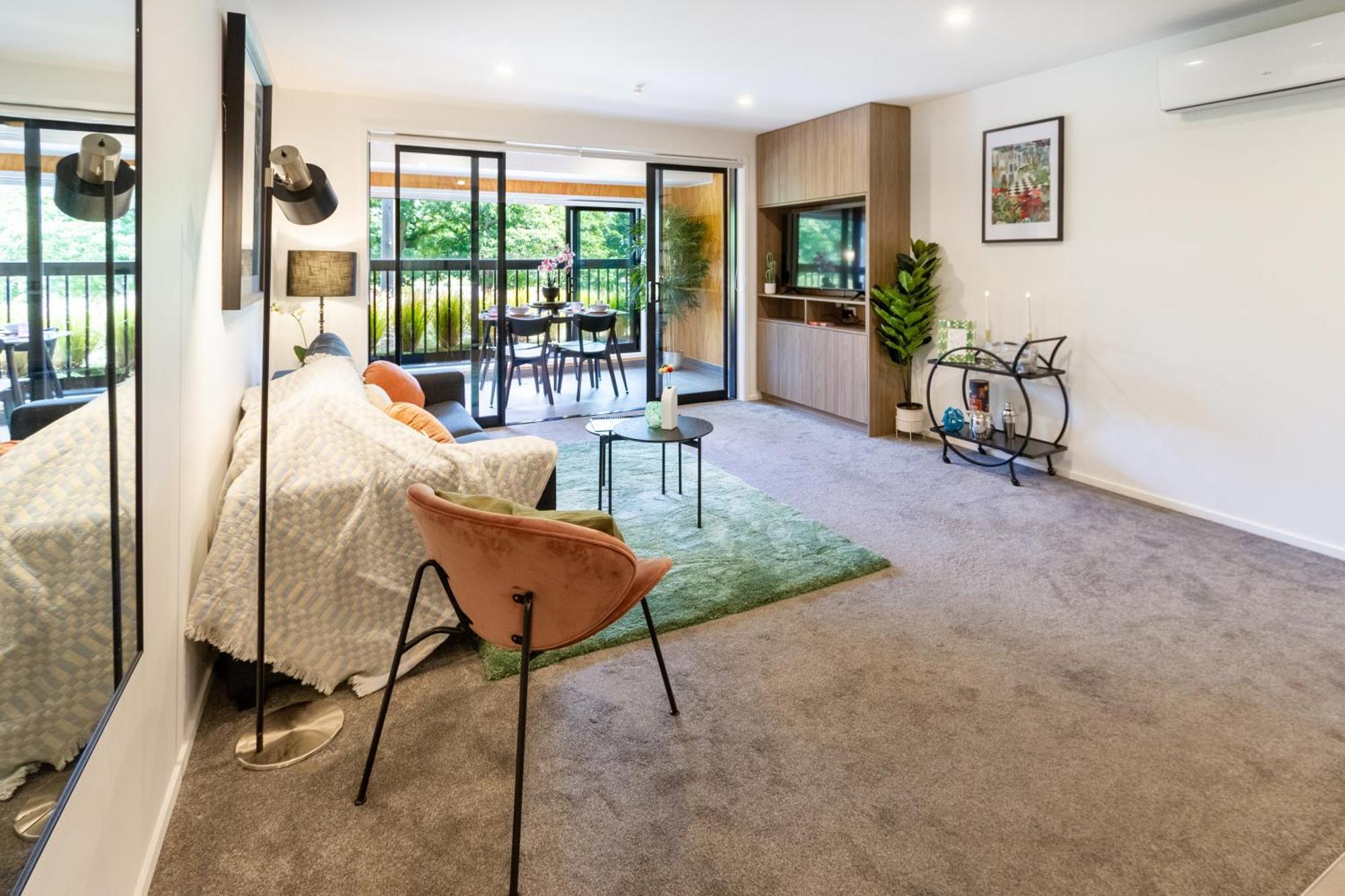 Cozy 1-Bed Apartment With Park Views, Sleeps 4 Christchurch Kültér fotó